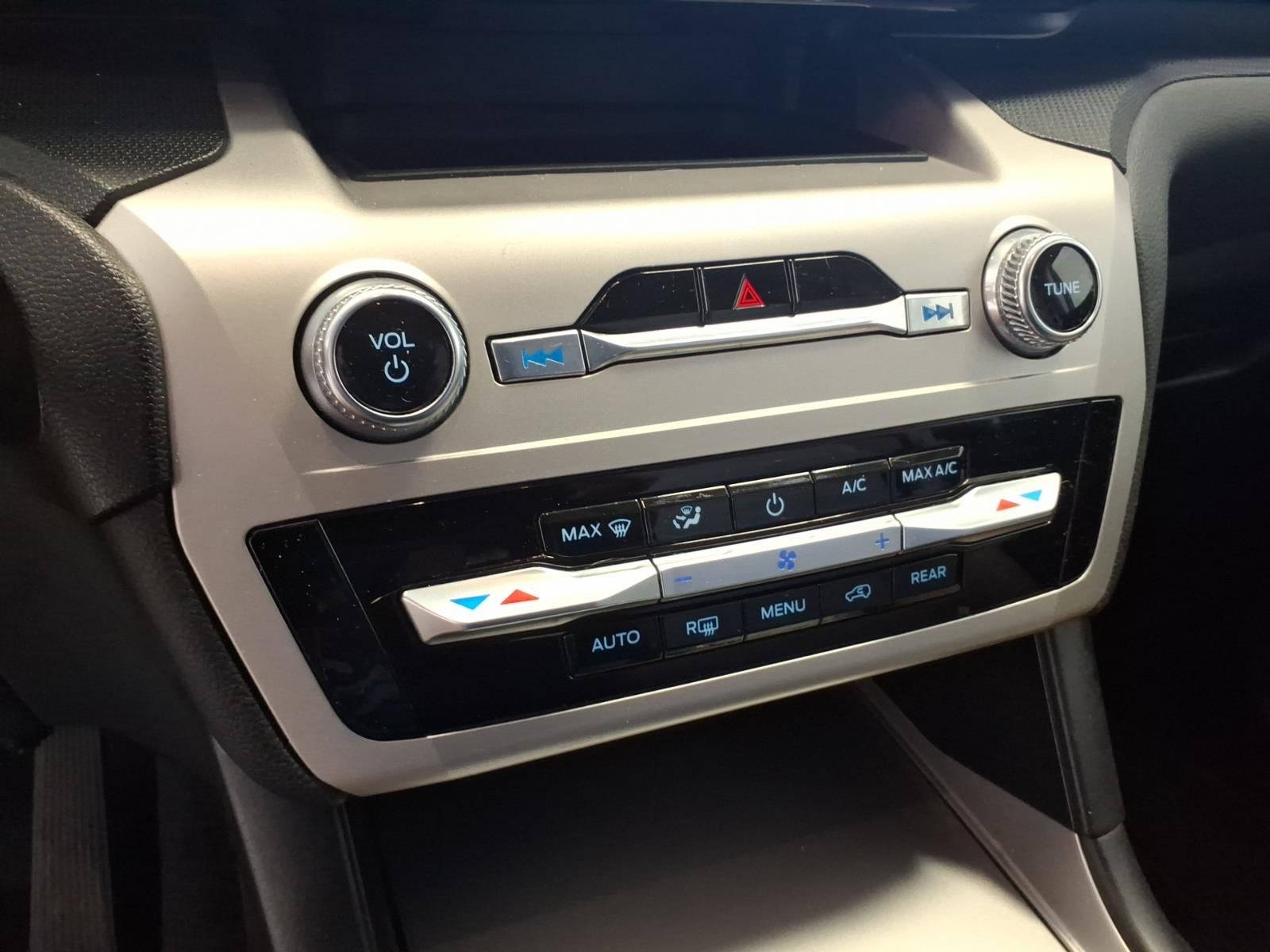 2021 Ford Explorer Base