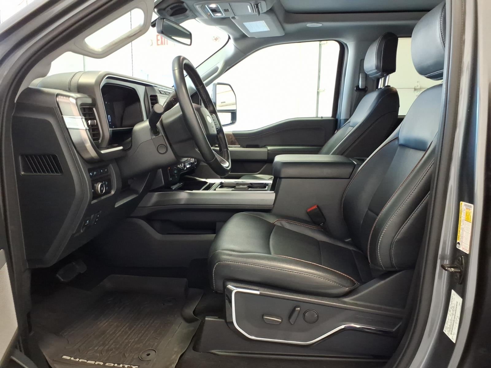 2023 Ford F-350SD Lariat