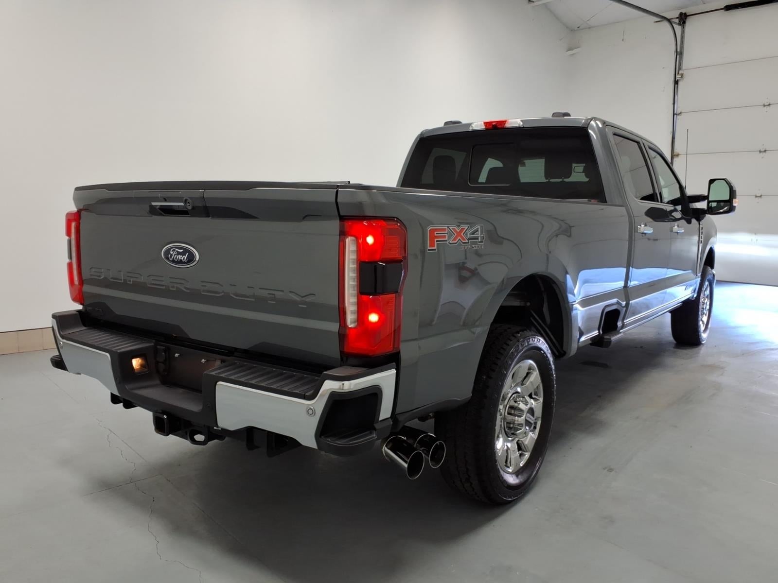 2023 Ford F-350SD Lariat