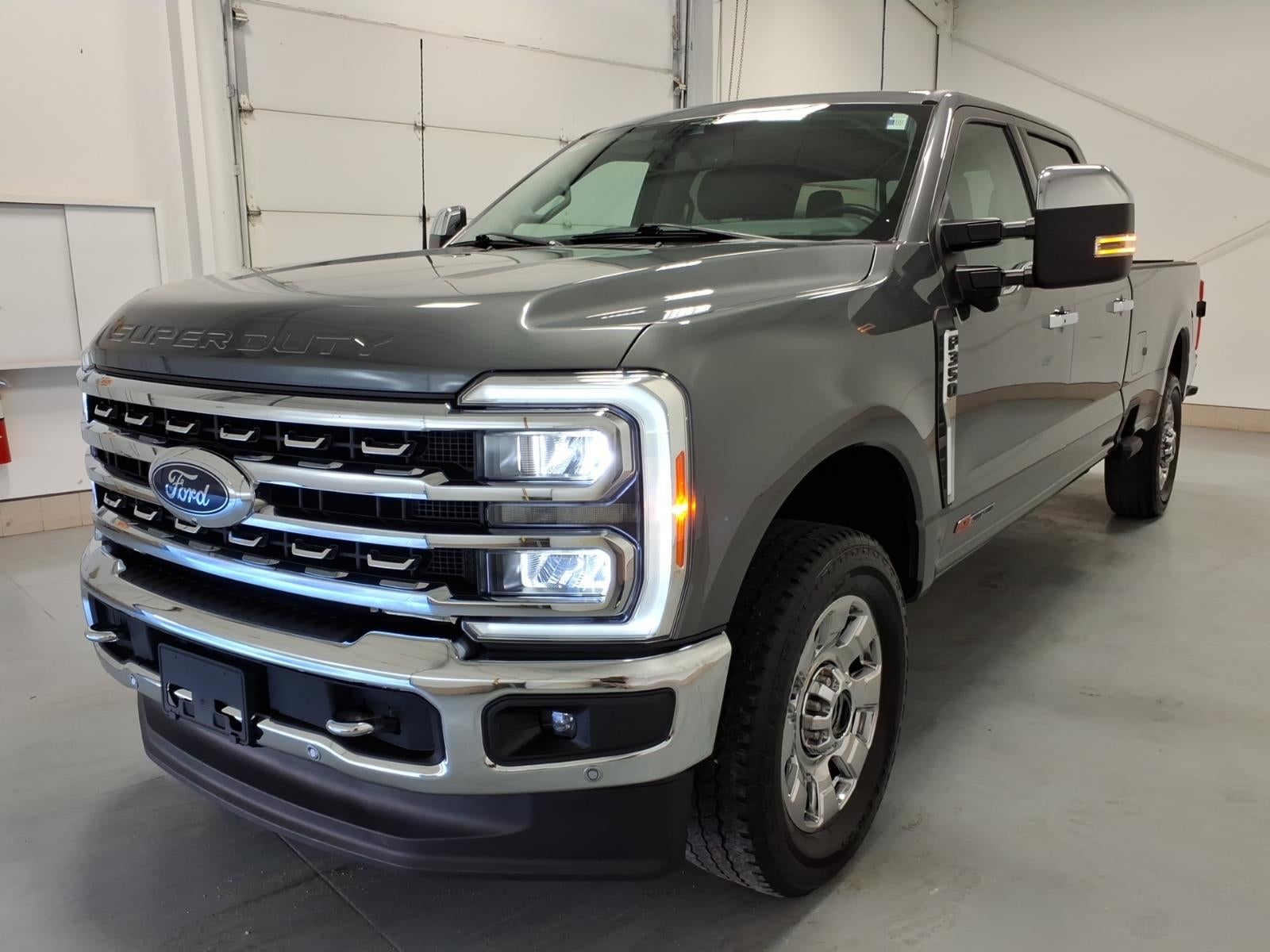 2023 Ford F-350SD Lariat