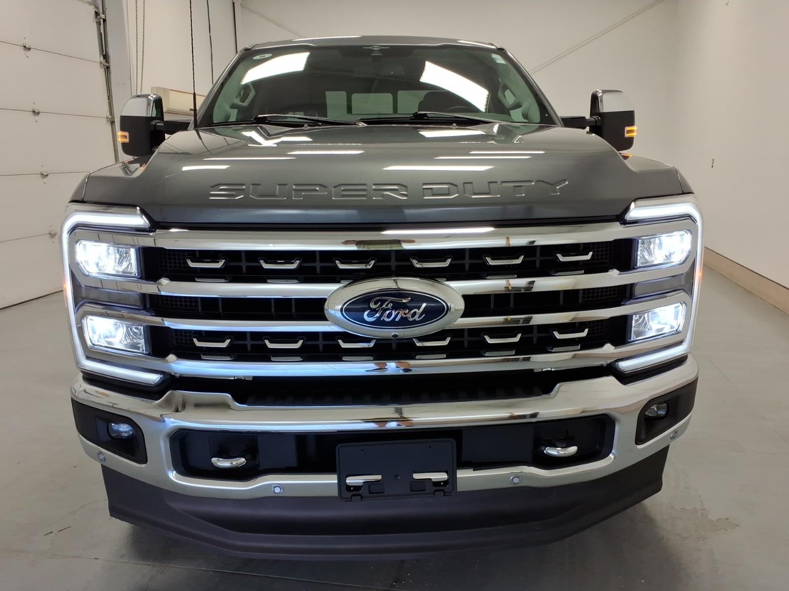 2023 Ford F-350SD Lariat